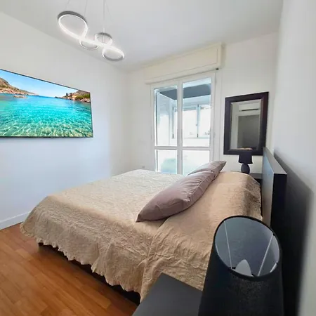 Luxury Jacuzzi Escape Poetto - By Domorent Appartement Quartu SantʼElena