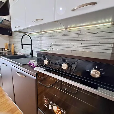 Luxury Jacuzzi Escape Poetto - By Domorent Apartment *